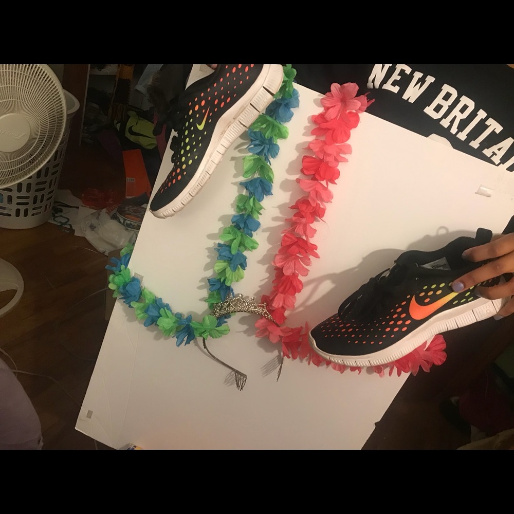 Nike shoes - Picture 5 of 6